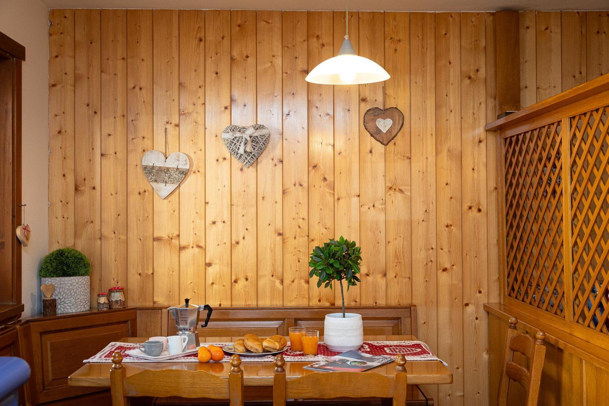 Ciasa De Vich Apartment Vigo di Fassa Luaran gambar